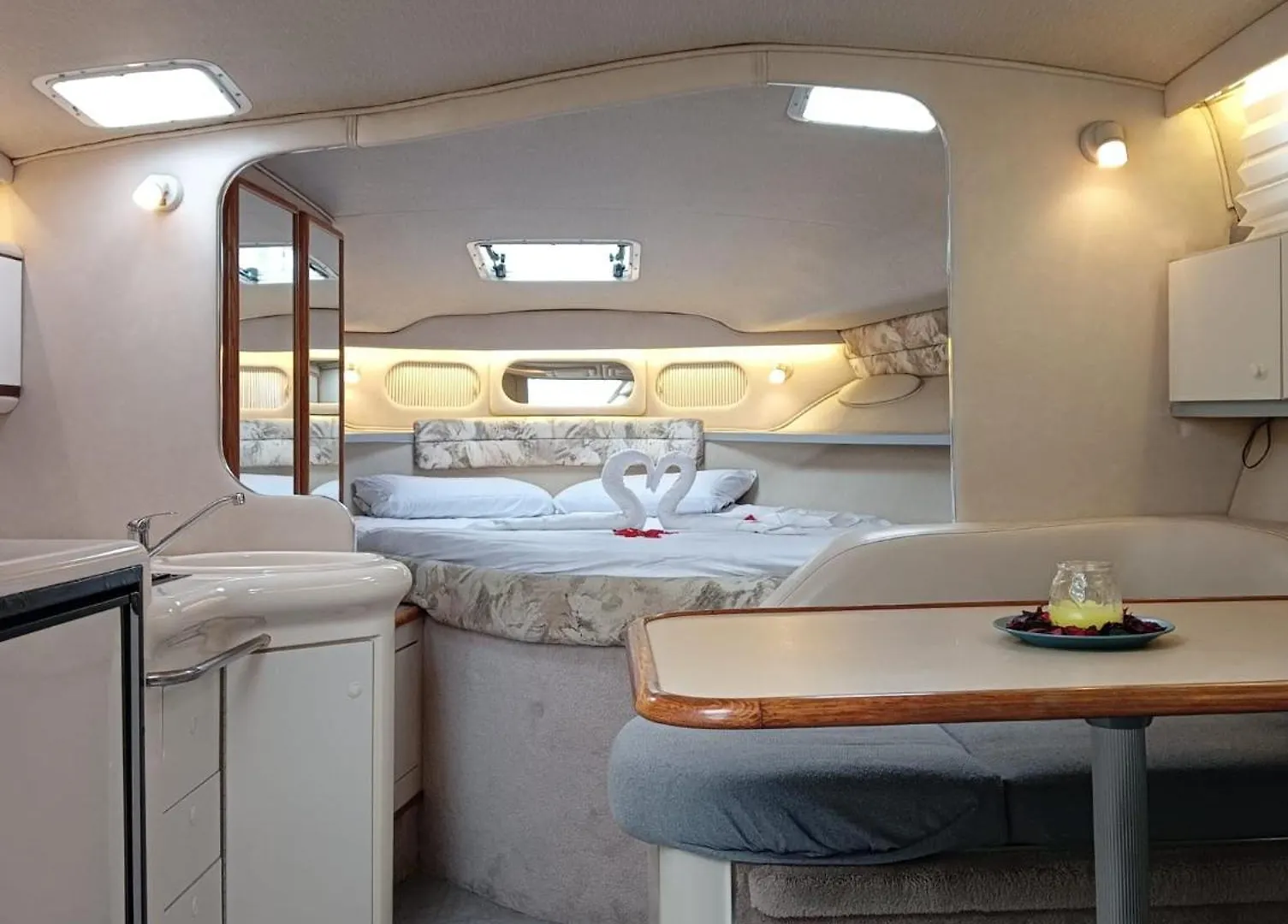Botel Diagonal Mar Sailboat Hotel Sant Adria de Besos